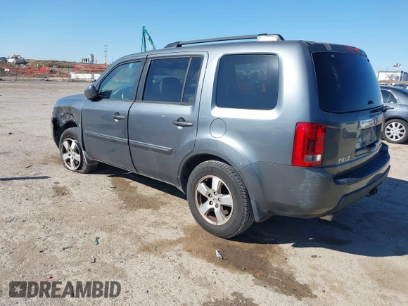 2011 Honda Pilot EX-L with VIN 5FNYF3H64BB056071, listed as a IAAI auction lot 41841047 with 112,114 mi miles and . Bid and sale history available at carsss.com. Image 3.