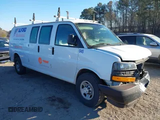 2019 Chevrolet Express Cargo z VIN 1GCWGBFG8K1210994, wystawiony jako IAAI lot #41342848 z przebiegiem 128 263 mil mil oraz . Historia ofert i sprzedaży dostępna na DreamBid. Obrazek 1.