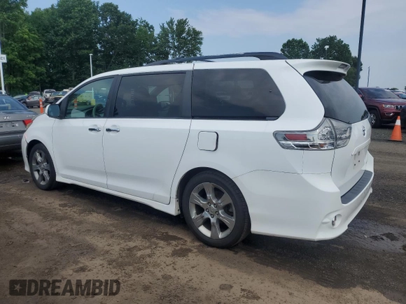2013 Toyota Sienna SE с VIN 5TDXK3DC3DS315294, выставлен на аукционе Copart как лот 60732425 с пробегом 84 030 миль миль и Списание • Salvage title. История ставок и продаж доступна на DreamBid. Изображение 2.