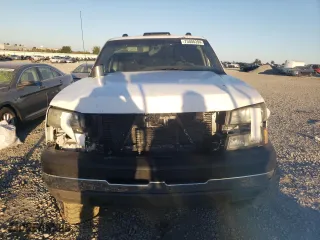 2003 Chevrolet Silverado 2500HD LS with VIN 1GCHK29183E303555, listed as a Copart auction lot 75008394 with 123,988 mi miles and Salvage Title. Bid and sale history available at carsss.com. Image 5.