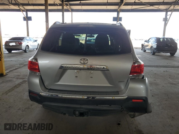 2013 Toyota Highlander Limited z VIN 5TDDK3EHXDS237092, wystawiony jako Copart lot #55887145 z przebiegiem 119 309 mil mil oraz Szkoda całkowita • Salvage title. Historia ofert i sprzedaży dostępna na DreamBid. Obrazek 6.