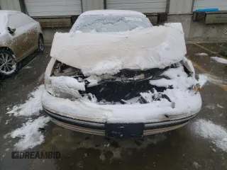1998 Lincoln Continental with VIN 1LNFM97V7WY742356, listed as a Copart auction lot 44723325 with 191,173 mi miles and Salvage Title. Bid and sale history available at carsss.com. Image 5.