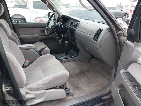 2001 Toyota 4Runner SR5 with VIN JT3GN86R410198897, listed as a IAAI auction lot 41924580 with 330,392 mi miles. Bid and sale history available at carsss.com. Image 5.