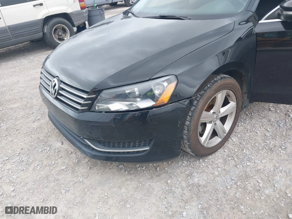 2013 Volkswagen Passat SE w/Sunroof with VIN 1VWBH7A31DC113637, listed as a IAAI auction lot 41854340 with 188,606 mi miles. Bid and sale history available at carsss.com. Image 6.