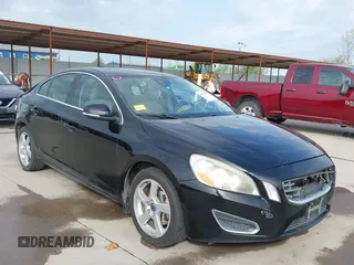2012 Volvo S60 T5 with VIN YV1622FS6C2123121, listed as a IAAI auction lot 41912010 with 130,294 mi miles. Bid and sale history available at carsss.com. Image 1.