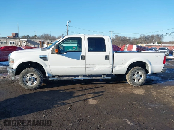 2010 Ford Super Duty F-250 SRW XL with VIN 1FTSW2B51AEA18636, listed as a IAAI auction lot 41401961 with 212,781 mi miles. Bid and sale history available at carsss.com. Image 14.
