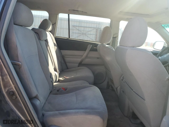 2010 Toyota Highlander Sport with VIN 5TDEK3EHXAS002952, listed as a Copart auction lot 73437464 with 377,127 mi miles and Clean Title. Bid and sale history available at carsss.com. Image 11.