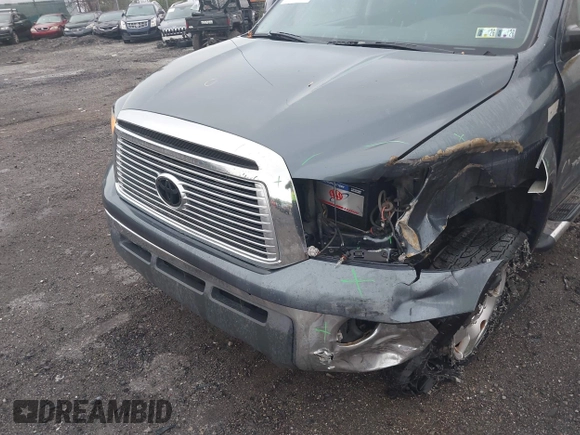 2008 Toyota Tundra z VIN 5TFBV54148X071912, wystawiony jako IAAI lot #42209379 z przebiegiem 261 492 mil mil oraz . Historia ofert i sprzedaży dostępna na DreamBid. Obrazek 18.