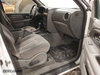 2004 GMC Envoy SLE with VIN 1GKDT13S042173138, listed as a IAAI auction lot 41340595 with 111,282 mi miles. Bid and sale history available at carsss.com. Image 5.
