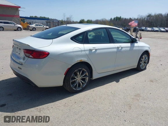 2015 Chrysler 200 S with VIN 1C3CCCBB6FN573571, listed as a IAAI auction lot 42125624 with 171,933 mi miles. Bid and sale history available at carsss.com. Image 4.