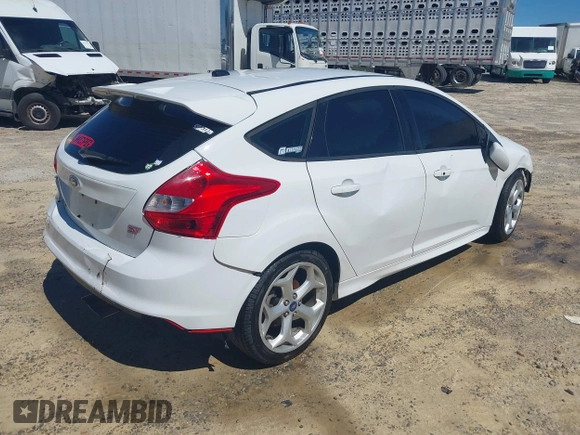 2014 Ford Focus ST with VIN 1FADP3L99EL311771, listed as a IAAI auction lot 41419521 with 124,572 mi miles and . Bid and sale history available at carsss.com. Image 4.