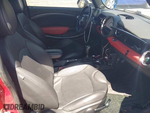 2013 MINI Hardtop S with VIN WMWSV3C50DT476088, listed as a IAAI auction lot 42534717 with 130,565 mi miles and . Bid and sale history available at DreamBid. Image 5.