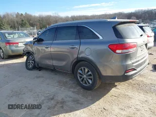 2016 Kia Sorento LX with VIN 5XYPGDA31GG002581, listed as a IAAI auction lot 41366057 with 170,671 mi miles. Bid and sale history available at carsss.com. Image 3.