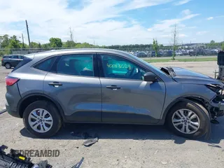 2022 Ford Escape S z VIN 1FMCU9F61NUB52835, wystawiony jako IAAI lot #40083029 z przebiegiem Nie podano mil oraz . Historia ofert i sprzedaży dostępna na DreamBid. Obrazek 12.