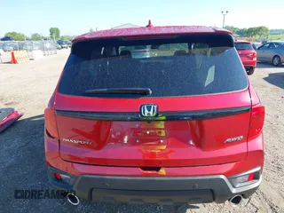 2025 Honda Passport EX-L с VIN 5FNYF8H56SB001075, выставлен на аукционе IAAI как лот 42262450 с пробегом Не указан миль и . История ставок и продаж доступна на DreamBid. Изображение 16.