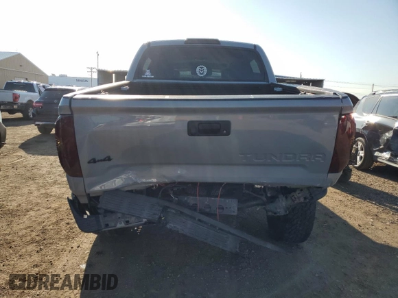 2018 Toyota Tundra SR5 с VIN 5TFHY5F16JX712563, выставлен на аукционе Copart как лот 62609265 с пробегом 169 076 миль миль и Списание • Salvage title. История ставок и продаж доступна на DreamBid. Изображение 6.