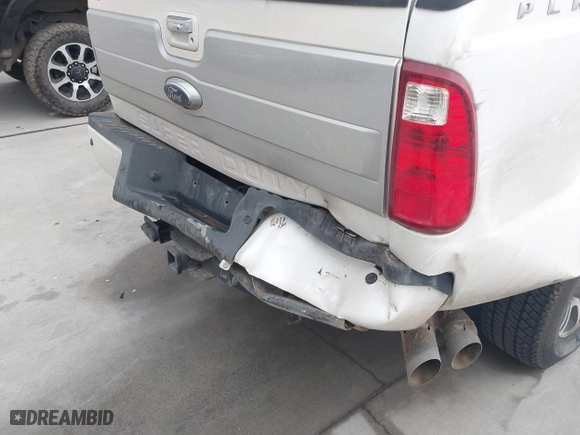 2014 Ford Super Duty F-250 SRW XL with VIN 1FT7W2BTXEEA08391, listed as a IAAI auction lot 41483571 with 100,871 mi miles. Bid and sale history available at carsss.com. Image 18.