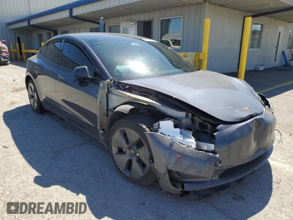 2023 Tesla Model 3 z VIN 5YJ3E1EAXPF409835, wystawiony jako Copart lot #56205335 z przebiegiem Nie podano mil oraz Szkoda całkowita • Salvage title. Historia ofert i sprzedaży dostępna na DreamBid. Obrazek 4.