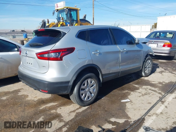 2020 Nissan Rogue Sport SL with VIN JN1BJ1CWXLW361803, listed as a IAAI auction lot 41141947 with 57,801 mi miles. Bid and sale history available at carsss.com. Image 4.