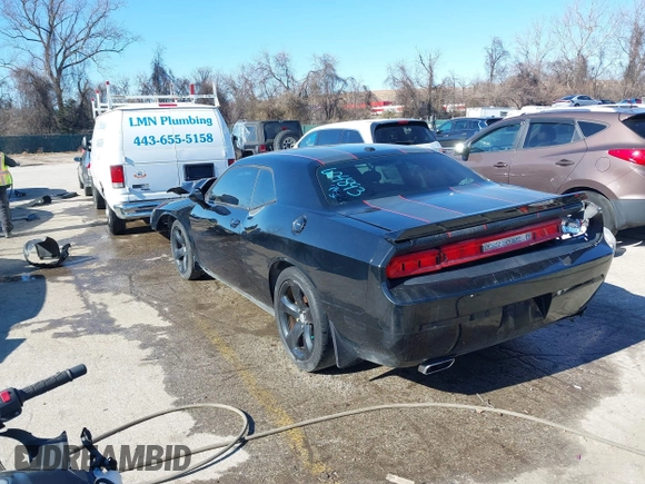 2013 Dodge Challenger R/T with VIN 2C3CDYBT8DH604893, listed as a IAAI auction lot 41585963 with 62,653 mi miles. Bid and sale history available at carsss.com. Image 3.
