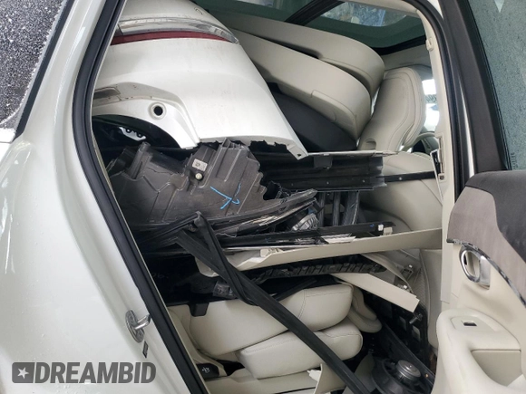 2024 Volvo XC90 Plus Bright Theme with VIN YV4L12PE3R1183549, listed as a Copart auction lot 44153945 with 8,268 mi miles and Salvage Title. Bid and sale history available at DreamBid. Image 10.
