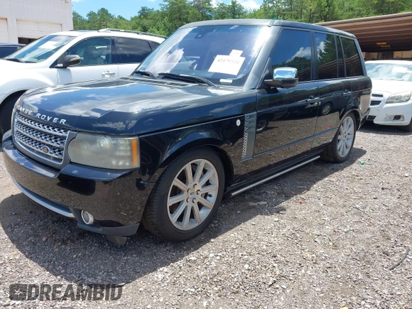 2011 Land Rover Range Rover SC z VIN SALMF1E43BA340959, wystawiony jako IAAI lot #42479528 z przebiegiem 95 771 mil mil oraz . Historia ofert i sprzedaży dostępna na DreamBid. Obrazek 2.