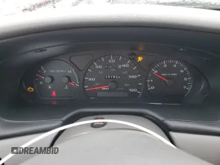 2002 Ford Taurus SE Standard z VIN 1FAFP53U22A220891, wystawiony jako Copart lot #55665405 z przebiegiem 131 530 mil mil oraz Szkoda całkowita • Salvage title. Historia ofert i sprzedaży dostępna na DreamBid. Obrazek 9.