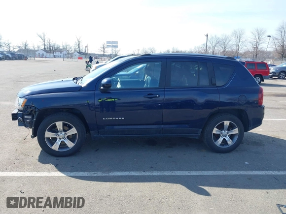 2017 Jeep Compass Latitude z VIN 1C4NJDEBXHD139853, wystawiony jako IAAI lot #41628539 z przebiegiem 103 182 mil mil oraz . Historia ofert i sprzedaży dostępna na DreamBid. Obrazek 14.