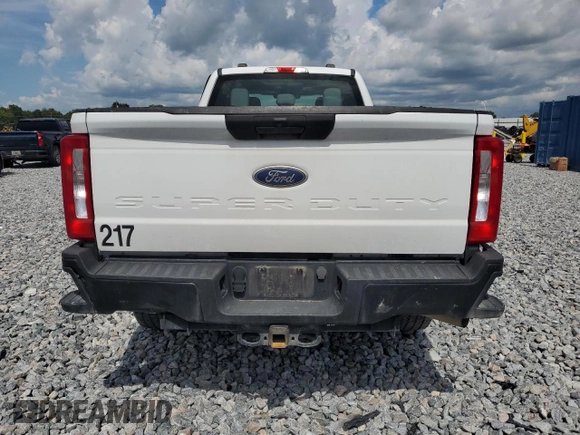 2023 Ford F-250 XL с VIN 1FT7X2BA4PEC40595, выставлен на аукционе Copart как лот 64612205 с пробегом 79 599 миль миль и Списание • Salvage title. История ставок и продаж доступна на DreamBid. Изображение 6.