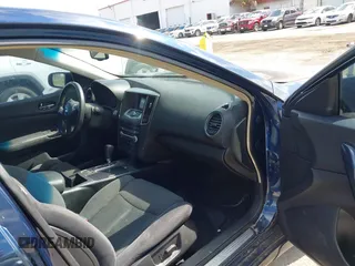 2014 Nissan Maxima SV z VIN 1N4AA5AP3EC480086, wystawiony jako IAAI lot #42040820 z przebiegiem 156 947 mil mil oraz . Historia ofert i sprzedaży dostępna na DreamBid. Obrazek 5.