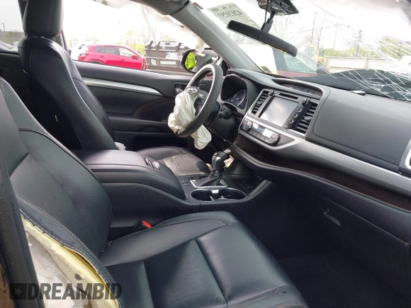 2019 Toyota Highlander SE with VIN 5TDJZRFH6KS716980, listed as a IAAI auction lot 42020293 with Not provided miles and . Bid and sale history available at DreamBid. Image 5.