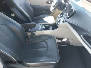 2022 Chrysler Pacifica Hybrid Limited with VIN 2C4RC1S74NR112960, listed as a IAAI auction lot 41584818 with 22,040 mi miles and . Bid and sale history available at DreamBid. Image 5.