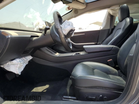 2022 Tesla Model 3 z VIN 5YJ3E1EA1NF191426, wystawiony jako Copart lot #56656125 z przebiegiem 84 255 mil mil oraz Czysty tytuł • Clean title. Historia ofert i sprzedaży dostępna na DreamBid. Obrazek 7.