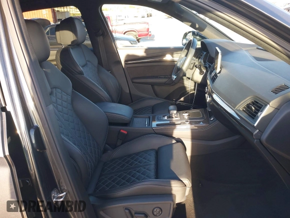 2019 Audi SQ5 Prestige with VIN WA1C4AFY4K2006650, listed as a IAAI auction lot 41668367 with 11,642 mi miles. Bid and sale history available at carsss.com. Image 5.