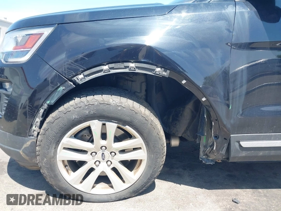 2019 Ford Explorer XLT z VIN 1FM5K8D81KGB26100, wystawiony jako IAAI lot #42074775 z przebiegiem 91 944 mil mil oraz . Historia ofert i sprzedaży dostępna na DreamBid. Obrazek 6.