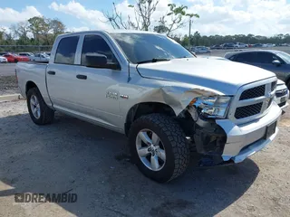 2013 Ram 1500 Express z VIN 1C6RR7KT5DS687555, wystawiony jako IAAI lot #41571512 z przebiegiem 143 086 mil mil oraz . Historia ofert i sprzedaży dostępna na DreamBid. Obrazek 1.