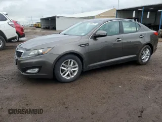 2013 Kia Optima LX z VIN 5XXGM4A76DG124865, wystawiony jako Copart lot #58603305 z przebiegiem 67 476 mil mil oraz Czysty tytuł • Clean title. Historia ofert i sprzedaży dostępna na DreamBid. Obrazek 1.
