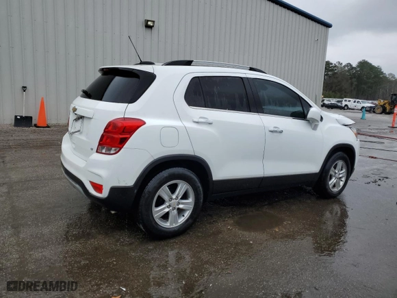 2020 Chevrolet Trax LT with VIN KL7CJLSB4LB040971, listed as a Copart auction lot 45732625 with 117,281 mi miles and Salvage Title. Bid and sale history available at carsss.com. Image 3.