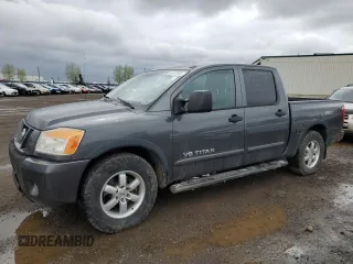 2008 Nissan Titan LE z VIN 1N6AA07C58N326079, wystawiony jako Copart lot #56987065 z przebiegiem 171 931 mil mil oraz Czysty tytuł • Clean title. Historia ofert i sprzedaży dostępna na DreamBid. Obrazek 1.