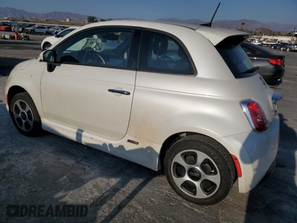 2018 FIAT 500e with VIN 3C3CFFGE7JT377367, listed as a Copart auction lot 88474685 with 34,428 mi miles and Salvage Title. Bid and sale history available at carsss.com. Image 2.