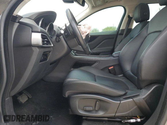 2018 Jaguar F-Pace 25t Premium z VIN SADCJ2FXXJA259041, wystawiony jako Copart lot #52175695 z przebiegiem Nie podano mil oraz Szkoda całkowita • Salvage title. Historia ofert i sprzedaży dostępna na DreamBid. Obrazek 7.