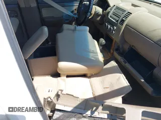 2007 Nissan Pathfinder SE z VIN 5N1AR18W07C642568, wystawiony jako IAAI lot #41818452 z przebiegiem 141 336 mil mil oraz . Historia ofert i sprzedaży dostępna na DreamBid. Obrazek 5.