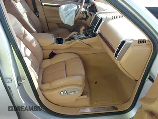 2011 Porsche Cayenne S с VIN WP1AB2A2XBLA44131, выставлен на аукционе IAAI как лот 41063172 с пробегом Не указан миль и . История ставок и продаж доступна на DreamBid. Изображение 5.