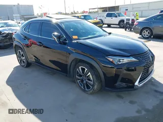 2021 Lexus UX with VIN JTHP3JBH2M2045075, listed as a IAAI auction lot 40979086 with 44,578 mi miles. Bid and sale history available at carsss.com. Image 1.