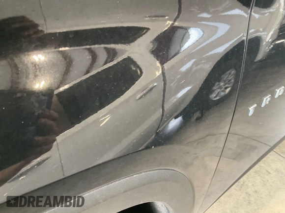 2022 Chevrolet Traverse LT with VIN 1GNERHKW8NJ150023, listed as a IAAI auction lot 42585752 with 102,823 mi miles and . Bid and sale history available at DreamBid. Image 18.