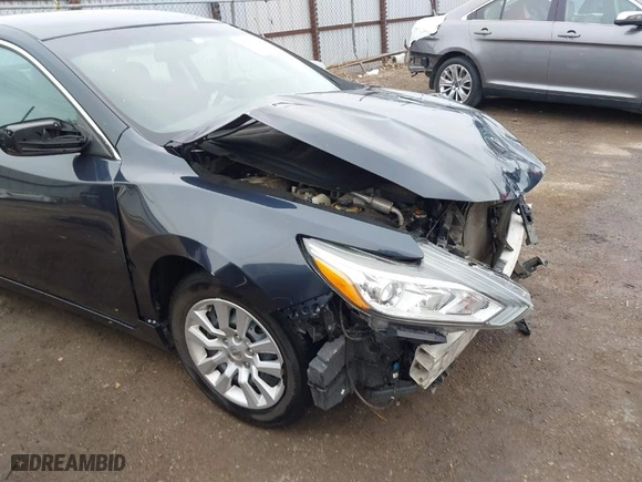 2016 Nissan Altima 2.5 SR with VIN 1N4AL3AP8GN354652, listed as a IAAI auction lot 41707435 with 128,813 mi miles. Bid and sale history available at carsss.com. Image 6.