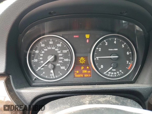 2011 BMW 3 Series 328i xDrive z VIN WBAPK5G58BNN30906, wystawiony jako Copart lot #54120725 z przebiegiem 146 978 mil mil oraz Szkoda całkowita • Salvage title. Historia ofert i sprzedaży dostępna na DreamBid. Obrazek 9.