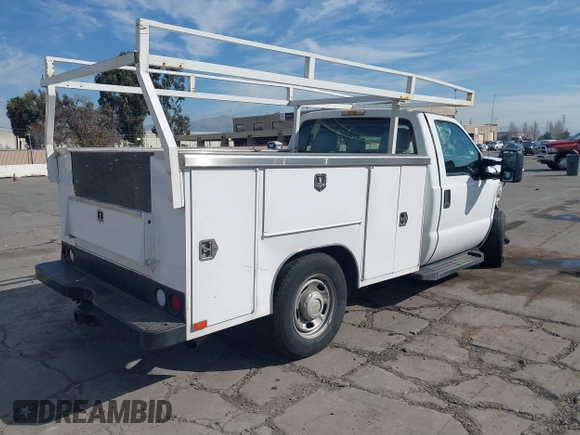 2016 Ford Super Duty F-250 SRW XL with VIN 1FDBF2A66GEC26011, listed as a IAAI auction lot 41383279 with 81,996 mi miles. Bid and sale history available at carsss.com. Image 4.