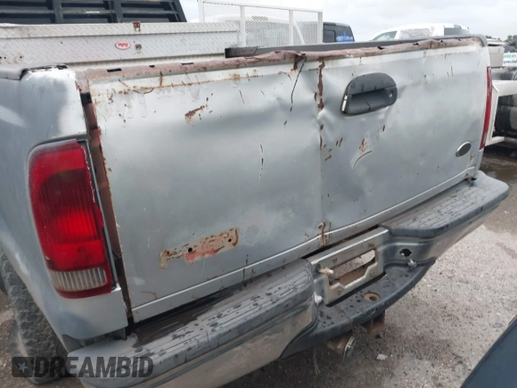 2002 Ford F-350 XL with VIN 1FTSW31F02EB38462, listed as a IAAI auction lot 42088385 with 360,573 mi miles and . Bid and sale history available at DreamBid. Image 6.
