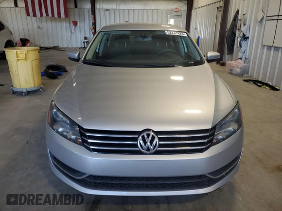 2015 Volkswagen Passat S with VIN 1VWAS7A36FC005031, listed as a Copart auction lot 52231825 with 168,247 mi miles and Clean title. Bid and sale history available at DreamBid. Image 5.